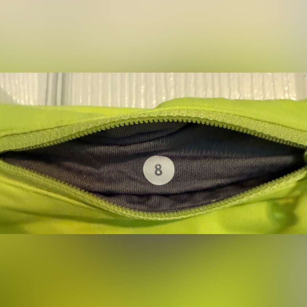 Vintage Lululemon Speed Shorts in Color ‘Ray’, Size 8 - Picture 7 of 8
